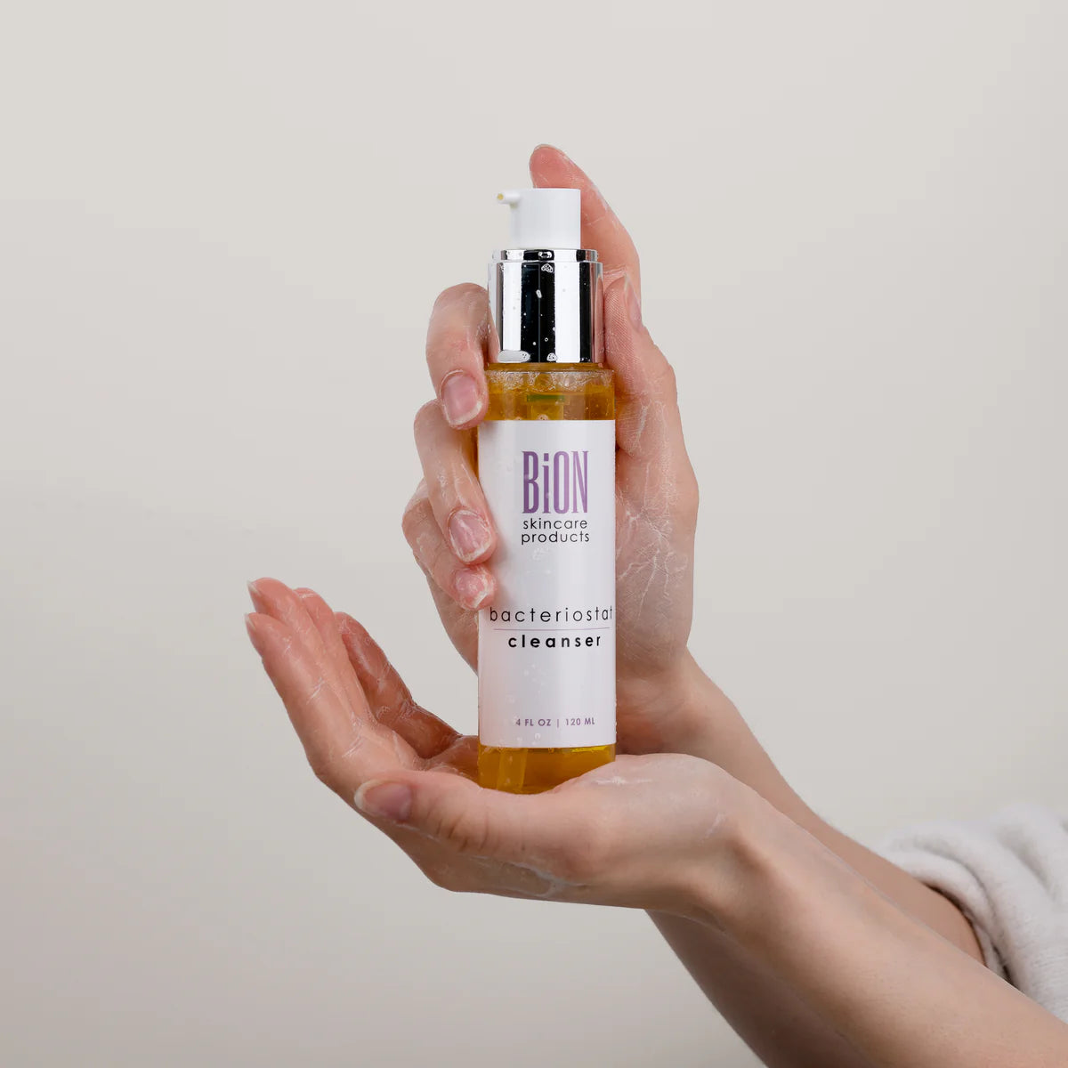 Bacteriostat Cleanser- Puhdistusgeeli tulehtunelle aknelle ja ruusufinnille